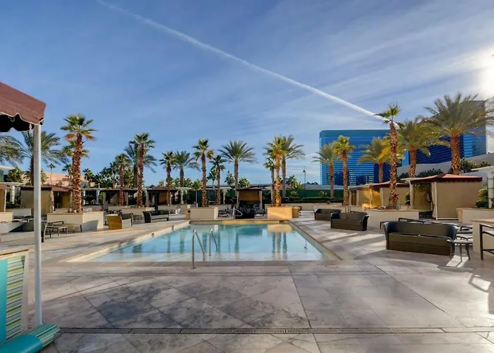 Mgm Signature-04-705 Strip View Balcony Studio